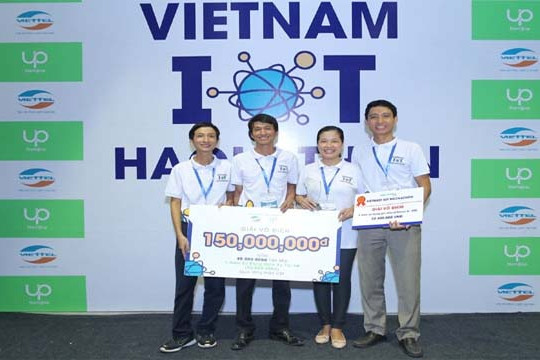  Đại học Lạc Hồng vô địch cuộc thi “Vietnam IoT Hackathon 2017” 