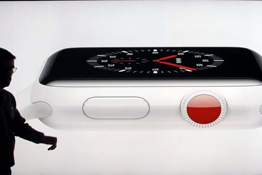  Bloomberg: Apple đang đầu tư tự sản xuất màn hình MicroLED 