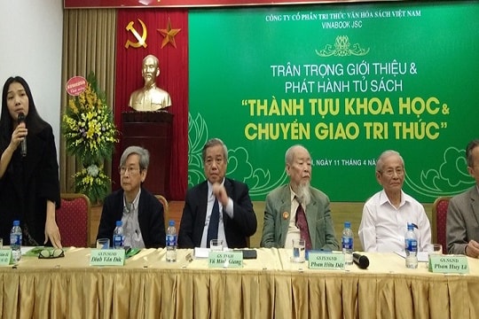  Ra mắt tủ sách “Thành tựu khoa học và chuyển giao tri thức” 