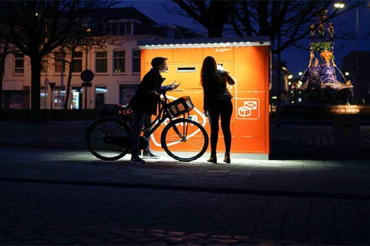  PostNL sử dụng máy chuyển bưu kiện đầu tiên tại thành phố Hague 