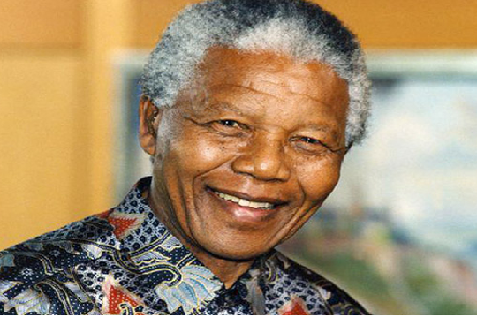  Sẽ phát hành bộ tem kỷ niệm vị Tổng thống da màu đầu tiên của Nam Phi Nen-xơn Man-đê-la 