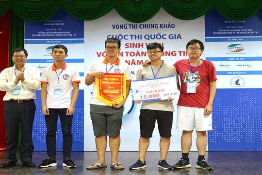  Đại học FPT Hà Nội đạt giải Nhất cuộc thi Sinh viên với ATTT 2018 