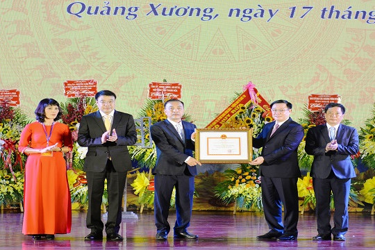  Huyện đầu tiên của tỉnh Thanh Hóa nhận bằng công nhận nông thôn mới 2018 
