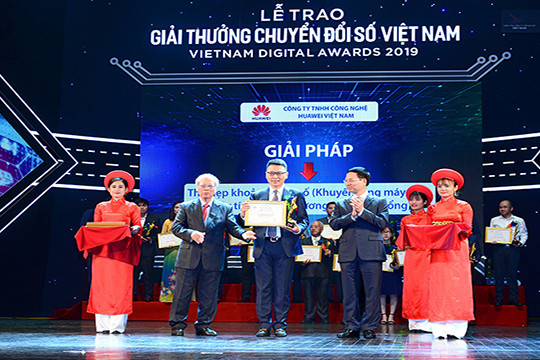  Huawei được trao Giải thưởng thu hẹp khoảng cách số tại Việt Nam 