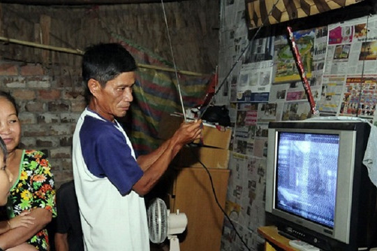  Hỗ trợ đầu thu truyền hình số DVB-T2 cho 236.500 hộ nghèo, cận nghèo 12 tỉnh miền Trung 
