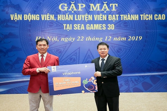  VinaPhone chính thức trao gói cước miễn phí cho các VĐV giành huy chương tại SEA Games 30 