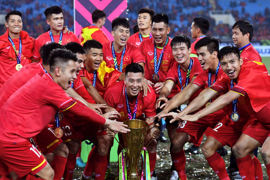 Nhìn lại năm 2019 "đại hỷ" của bóng đá Việt Nam: Sau thành công là… “thuốc thử đủ liều”!