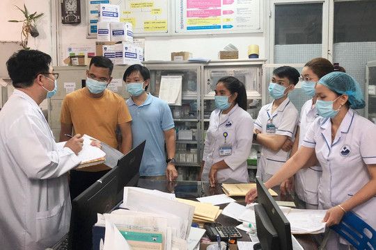 Bác sĩ Bệnh viện Chợ Rẫy lên đường đến hỗ trợ Tây Ninh phòng chống dịch bệnh Covid-19 trong đêm