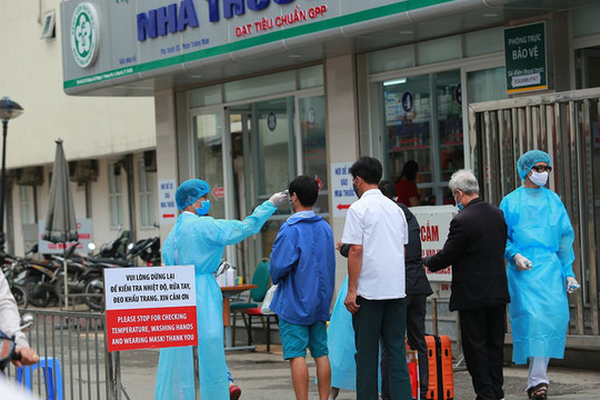 Nhiều địa phương thông báo cho người dân từng đến BV Bạch Mai trong 2 tuần qua phải tự cách ly y tế tại nhà