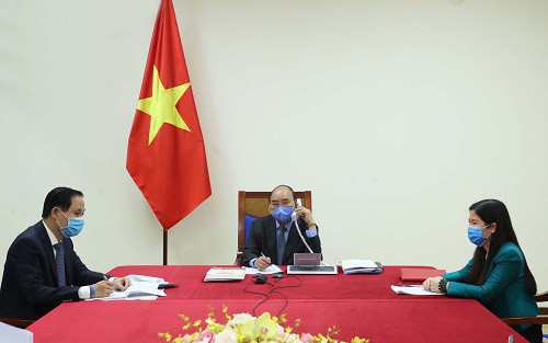 Thủ tướng Nguyễn Xuân Phúc điện đàm với Tổng thống Hàn Quốc về phòng, chống dịch bệnh COVID-19
