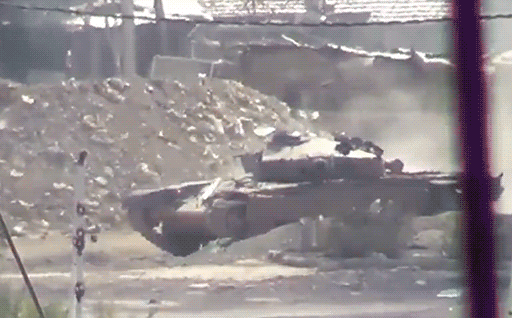 Hàng trăm xe tăng đối đầu ở Syria: QĐ Thổ quyết "được ăn cả, ngã về không"?