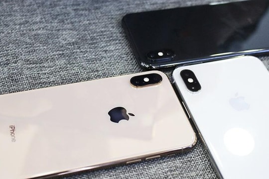 Đẩy hàng trong thời gian giãn cách xã hội, iPhone Xs Max tiếp tục giảm giá mạnh