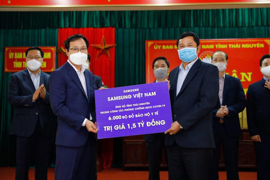Samsung trao tặng 6.000 bộ đồ bảo hộ y tế cho tỉnh Thái Nguyên