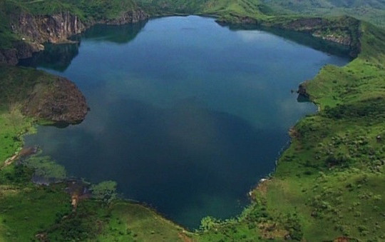 Hồ nước sở hữu vẻ đẹp nên thơ tưởng là nơi hút khách nhưng thực chất lại là "hồ Tử Thần" từng một lúc giết chết 1.700 người 