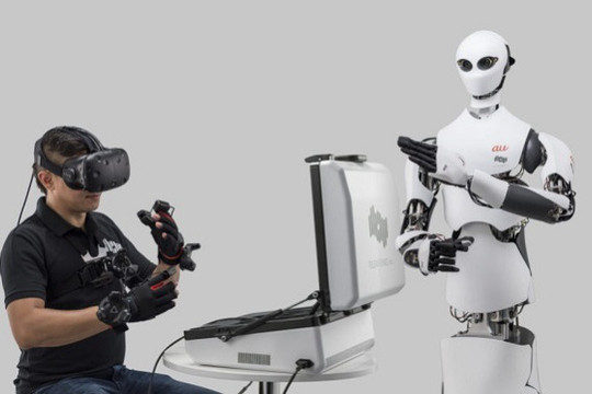 Siêu thị Nhật Bản sử dụng nhân viên robot điều khiển qua VR