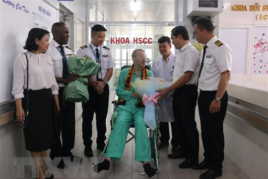 Báo chí Anh phản ánh đậm nét việc bệnh nhân 91 tại Việt Nam xuất viện