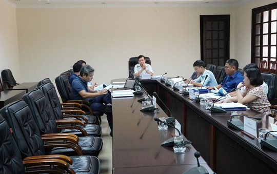 Nghiệm thu cấp cơ sở Dự án “Ứng dụng tiến bộ KH&CN xây dựng mô hình sản xuất giống sạch bệnh và nuôi thương phẩm tôm thẻ chân trắng tại Hải Phòng”