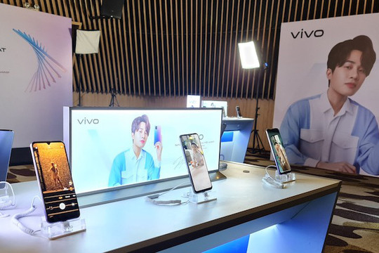 Vivo V20 với camera selfie lấy nét theo mắt đã được công bố tại Việt Nam