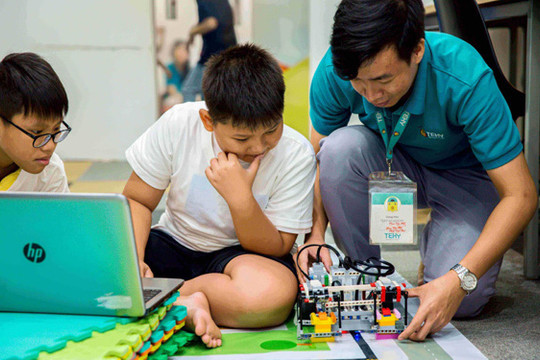 Học lập trình robotic từ tiểu học để trở thành công dân số
