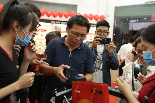 Chuỗi cửa hàng chính hãng đầu tiên mở bán iPhone 12 series tại Việt Nam