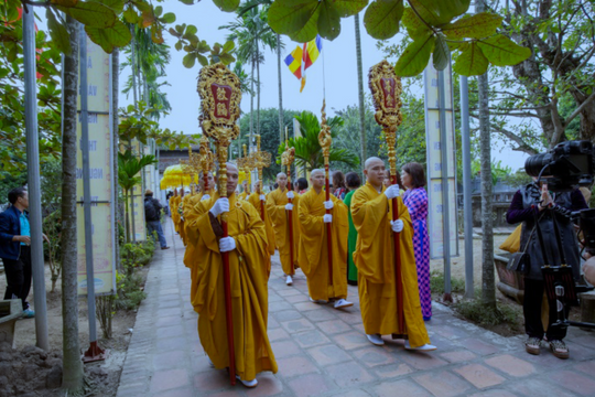 Lễ cung rước và an vị tượng Phật Hoàng Trần Nhân Tông