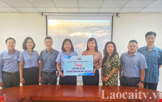 Chia sẻ kinh nghiệm tự chủ tài chính giữa Đài Phát thanh và truyền hình Lào Cai với Đài Phát thanh và truyền hình Nghệ An