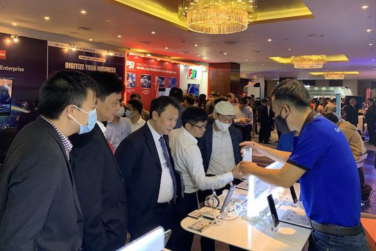 Samsung lọt vào top 10 DN cung cấp nền tảng chuyển đổi số hàng đầu Việt Nam 2020
