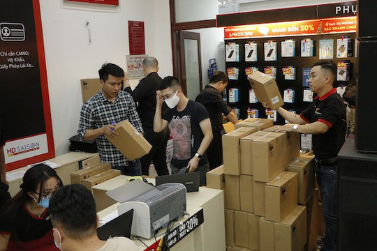 FPT Shop là chuỗi cửa hàng đầu tiên tại Việt Nam mở bán MacBook M1