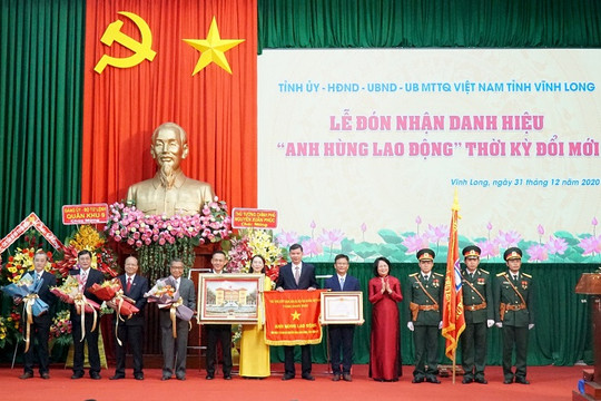 Đài Phát thanh - Truyền hình tỉnh Vĩnh Long được Nhà nước trao tặng danh hiệu Anh hùng Lao động thời kỳ đổi mới