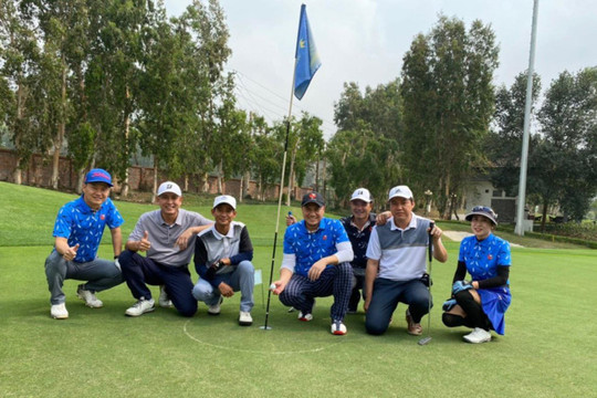 Golfer Vũ Duy Linh trúng 100 triệu đồng từ “Dịch vụ giải thưởng HIO” của VGS Sport