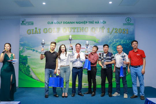 Golfer Đỗ Trung Hòa giành chức vô địch giải Outing Quý 1 CLB Doanh nghiệp Trẻ Hà Nội