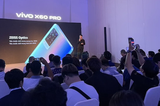 Flagship tích hợp 5G, camera ZEISS của Vivo ra mắt tại Việt Nam