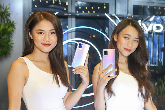 Vivo V21 5G có camera Selfie 44MP OIS đầu tiên trên thế giới ra mắt tại Việt Nam