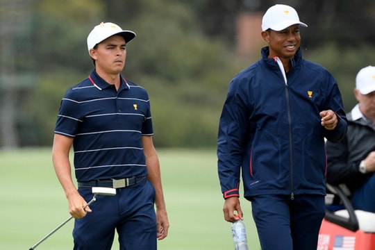 Rickie Fowler xem The Masters cùng Tiger Woods