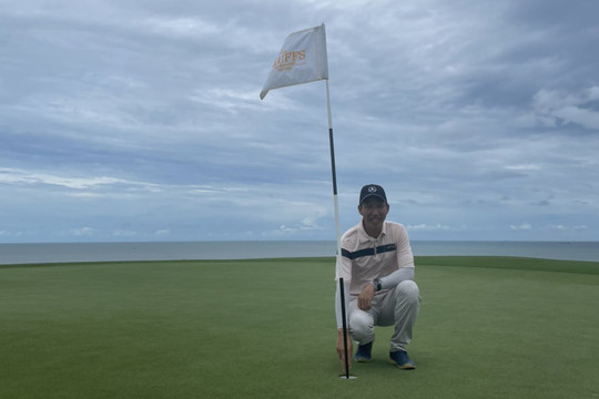 Golfer Nguyễn Hồng Minh trở thành khách hàng may mắn thứ 30 trúng giải thưởng tiền mặt đến từ gói Dịch vụ giải thưởng HIO của VGS Sport