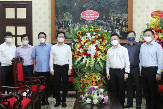 Bộ trưởng Bộ TT&TT Nguyễn Mạnh Hùng thăm, chúc mừng một số cơ quan thông tấn, báo chí