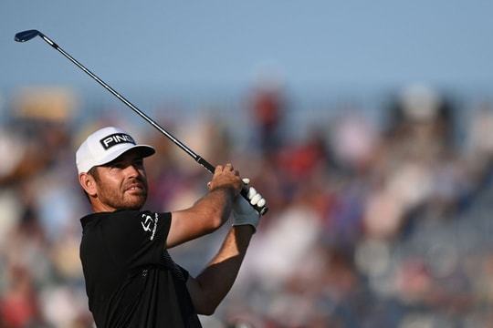 The Open Championship: Louis Oozthuizen lập kỷ lục điểm số sau 36 hố