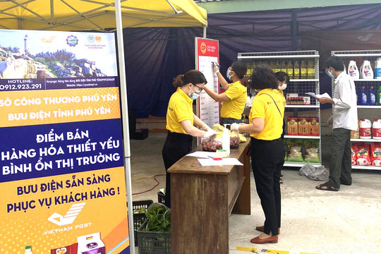 Người dân thành phố Tuy Hòa có thể mua thực phẩm qua fanpage của Bưu điện