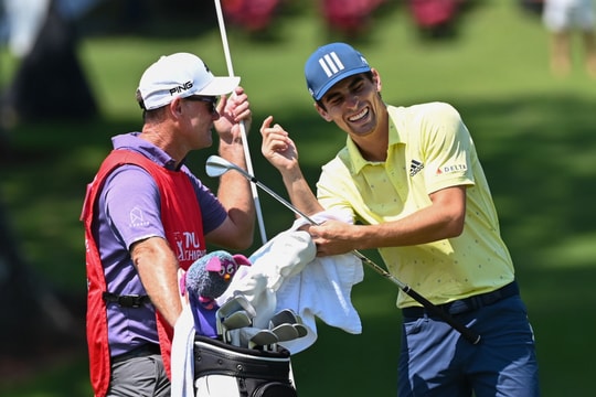 Joaquin Niemann suýt bị phạt vì đánh quá nhanh tại Tour Championship