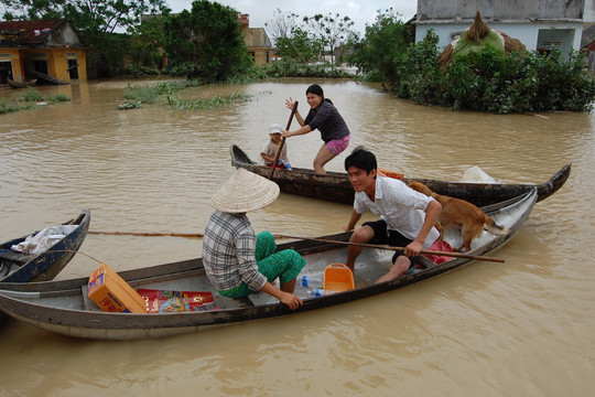 Các tỉnh miền Trung khẩn trương khắc phục hậu quả bão số 5