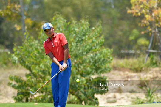 Golfer Nguyễn Đức Sơn leo lên vị trí dẫn đầu bảng xếp hạng Vhandicap
