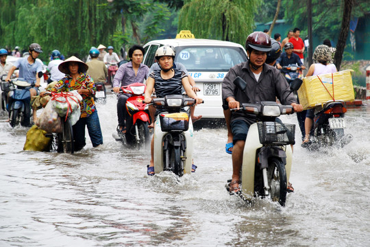 Áp thấp nhiệt đới có thể mạnh lên thành bão, di chuyển vào Thừa Thiên - Huế đến Bình Định
