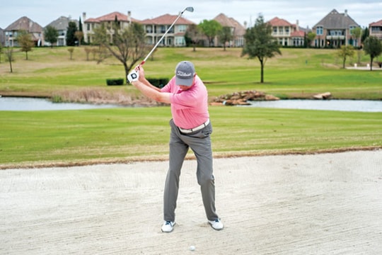 Mẹo thực hiện cú đánh trong bunker fairway