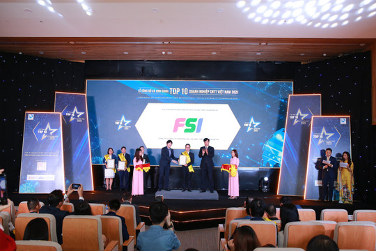 FSI giành 3 giải thưởng tại Top 10 DN CNTT năm 2021