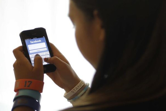 Facebook thêm tính năng khuyến khích thanh thiếu niên tránh xa nội dung có hại
