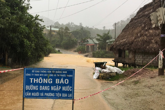 13 tỉnh, thành phố khu vực Trung Bộ và Tây Nguyên khẩn cấp ứng phó với mưa lũ