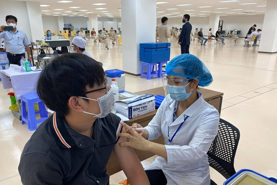Bắc Giang đã tiêm 1.515.523 liều vắc-xin phòng COVID-19 cho đối tượng đủ 18 tuổi trở lên