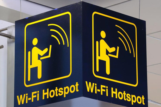 Làm việc qua Wi-Fi công cộng có an toàn không?
