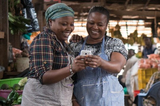 Internet di động tại châu Phi giúp cải thiện cuộc sống người dân tộc