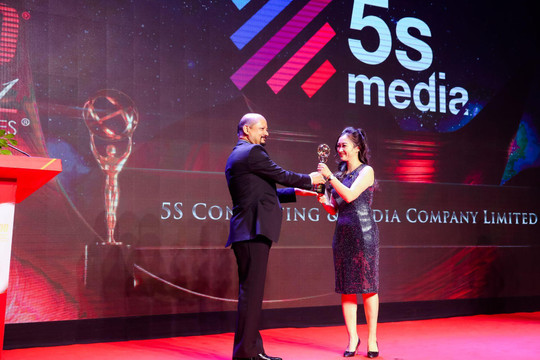 Nhờ CĐS thành công, 5S Media nhận giải thưởng top 100 DN SME tăng trưởng nhanh